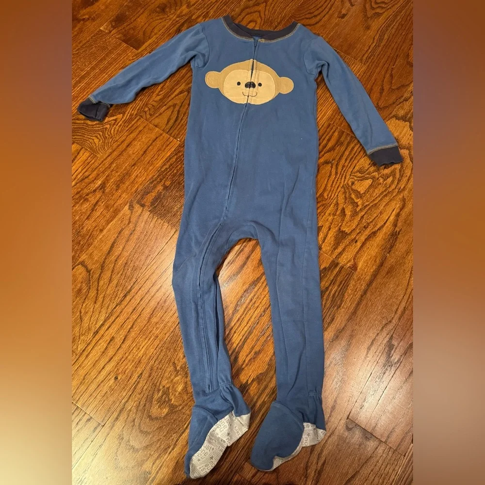 Lot of 4 Carter's 3T footed, zip up pajamas